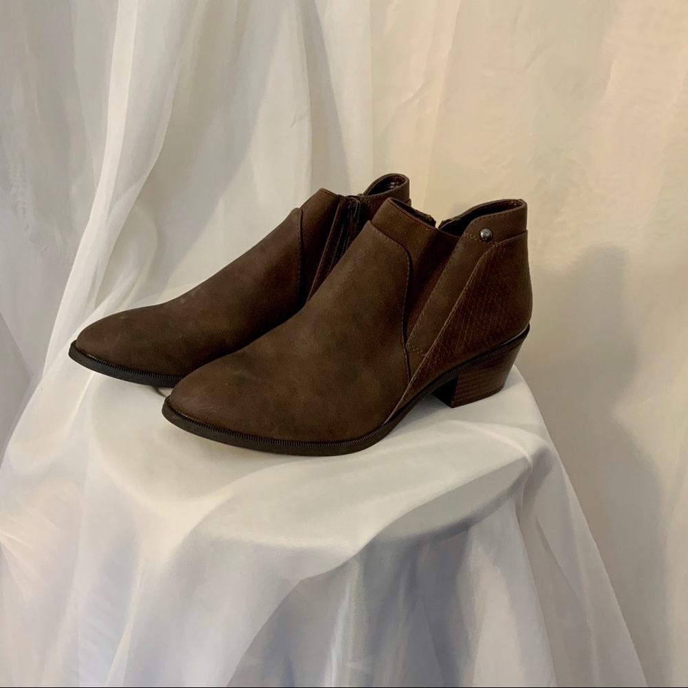 Simply Vera Vera Wang Brown Ankle Boots